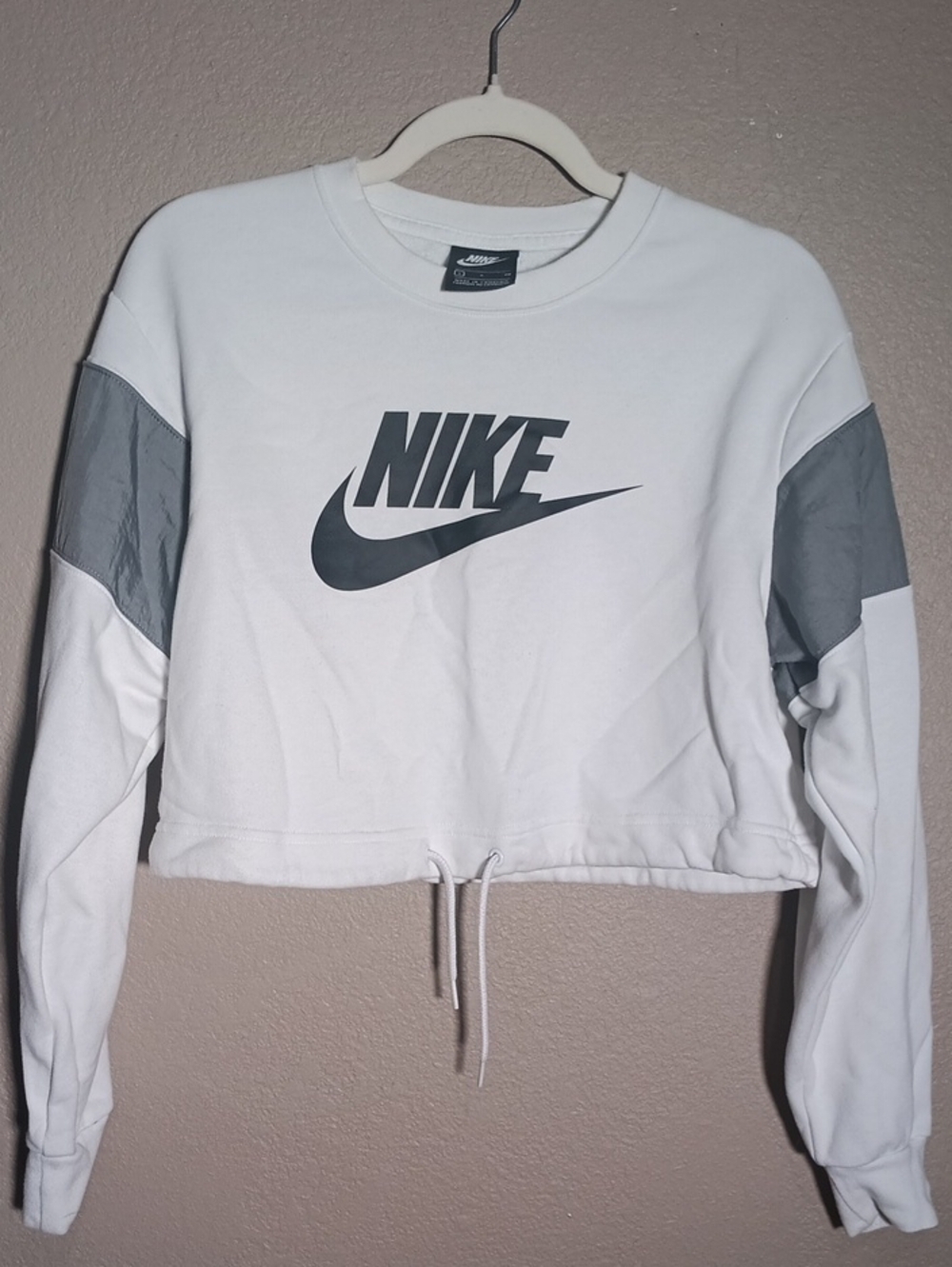 Nike White Cropped Sweatshirt with Gray Sleeve Panels